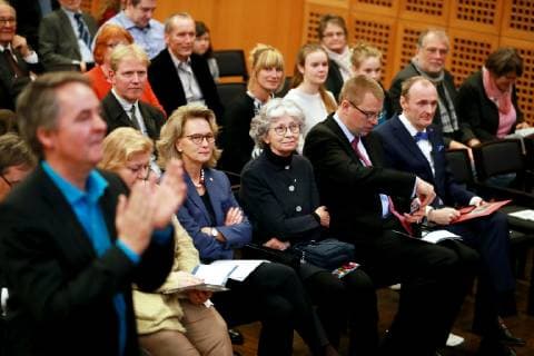 Tolerance rings and school prize Tolerance makes school 2018 in the Wallraf Richartz Museum Mitte Hedwig Neven Dumont 16 11 2018