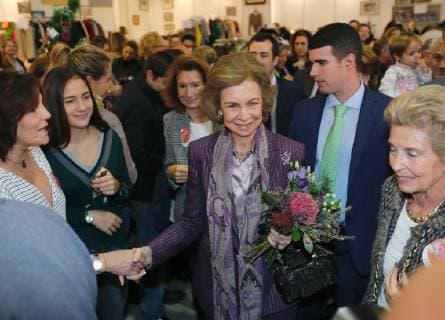 Entertainment Bilder der Woche KW46 Entertainment Bilder des Tages Spain s Emeritus Queen Sofia (C) waves several attendants as she visits a charity jumble sale in Madrid, Spain, 18 November 2018. The event, organized by Nuevo Futuro organization, raises money for taking care of children and young people who become part of the protection system. Spain s Emeritus Queen Sofia visits a charity jumble sale !ACHTUNG: NUR REDAKTIONELLE NUTZUNG!  Copyright: xANGELxDIAZx GRAF1248 20181118-636781463844190731