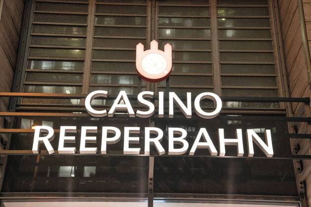 Casino Hamburg Casino on the Hamburg Reeperbahn in Hamburg Opening Ceremony Santa Pauli 2018 Hamburgs hottest Christmas Market on the Reeperbahn Spielbudenplatz Hamburg Hamburg Hamburg Germany Spielbudenplatz