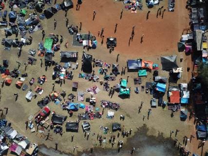 An aerial view of a shelter for Central Americans at the Benito Juarez Sports Center, in Tijuana, Mexico, 21 November 2018. The people of the migrant caravan study their possibilities at the border of whether to start a new life in Mexico, the United States or Canada after ten days. Migrants study their possibilities at the border !ACHTUNG: NUR REDAKTIONELLE NUTZUNG!  Copyright: xMariaxdexlaxLuzxAscenciox AME8520 20181121-636784346449674865