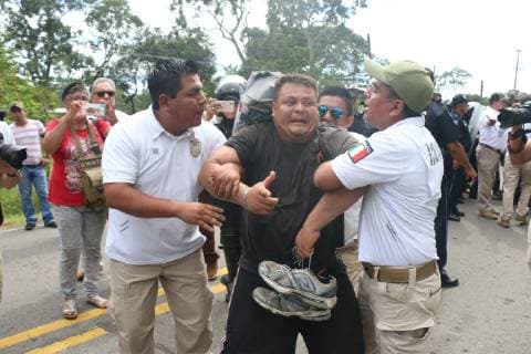November 21, 2018 - EUM20181121NAC10.JPG.METAPA, Chis., MigrantsMigrante-Chiapas.- Agentes del INM y de la Policia Federal realizaron un operativo para detener a un grupo de migrantes salvadorenos que las primeras horas de este 21 de noviembre de 2018 ingresaron de forma irregular por el rio Suchiate, que sirve de division politica entre Mexico y Guatemala. Foto: Agencia EL UNIVERSALAFBV  - ZUMAu78_ 20181121_zaf_u78_022 Copyright: xElxUniversalx