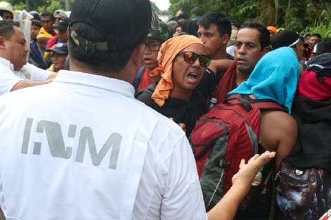 November 21, 2018 - EUM20181121NAC13.JPG.METAPA, Chis., MigrantsMigrante-Chiapas.- Agentes del INM y de la Policia Federal realizaron un operativo para detener a un grupo de migrantes salvadorenos que las primeras horas de este 21 de noviembre de 2018 ingresaron de forma irregular por el rio Suchiate, que sirve de division politica entre Mexico y Guatemala. Foto: Agencia EL UNIVERSALAFBV  - ZUMAu78_ 20181121_zaf_u78_023 Copyright: xElxUniversalx