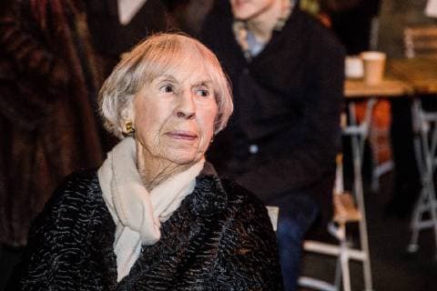 Lise Noergaard taender julelysene i Korsbaek torsdag den 22. november 2018. Korsbaek paa Bakken er blevet pyntet smukt og nostalgisk op med julelys, juletraeer og pynt. Julepynten i Algade og i Korsbaeks stuer er specielt udvalgt efter 1930 ernes julepynt i Danmark og med inspiration fra Lise Noergaards fortaellinger om hendes families juletraditioner fra tiden. For foerste gang i Bakkens 435 aar lange historie byder verdens aeldste forlystelsespark velkommen i juletiden. , Klampenborg Denmark  Copyright: NikolaixLinares NikolaixLinaresx COP102 spdk20181122-191531-L