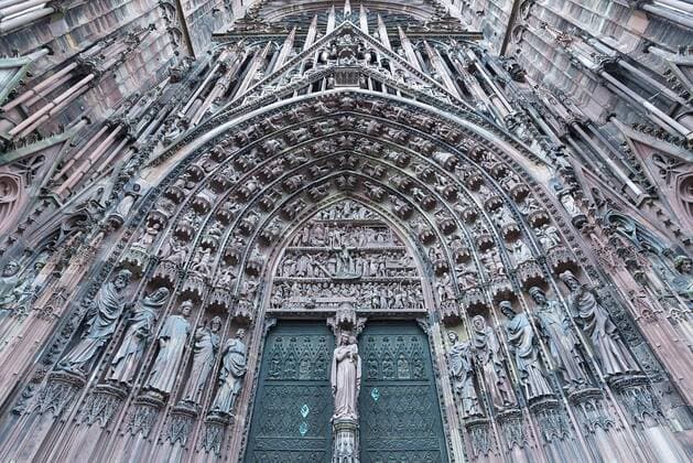 High Gothic main portal of the west facade of the Strasbourg cathedral built 1176 to 1439 Strasbourg Alsace France Europe Copyright: imageBROKER/HelmutxMeyerxzurxCapellen ibxmzc04785114.jpg