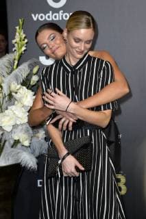 Vanessa Fuchs Kim Hnizdo PLACE TO B Awards For the third time the PLACE TO B Awards will be presented to social media stars and content creators in Berlin on 24 11 2018
