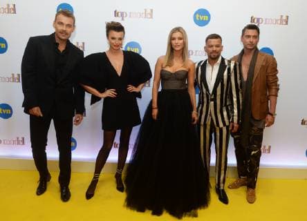 Joanna Krupa during the final of Poland s Top Model Joanna Krupa with the co-host Dawid Wolinski, Katarzyna Sokolowska, Michal Pirog and Marcin Tyszka during the final of Poland s Top Model on November 26, 2018 in Warsaw, Poland. EN_01350690_0035 
