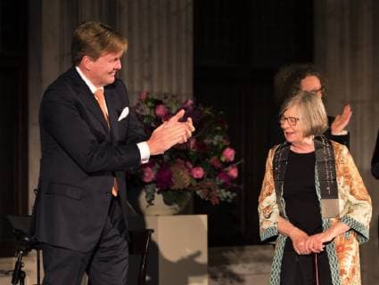 27-11-2018 Amsterdam King Willem-Alexander during the Erasmusprize ceremony at the Koninklijke paleis in Amsterdam. The King, patron of the Praemium Erasmianum foundation, and the board has awarded the 150.000 euro prize to the American journalist and writer Barbara Ehrenreich (1941). Theme of this years Erasmusprijs was ‘The power of investigative journalism’.  Copyright: xPPE WERFx