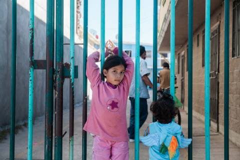Children, part of a migrant caravan, stand near Benito Juarez shelter in Tijuana, Mexico on November 27, 2018.  TIJ2018112703 ARIANAxDREHSLER