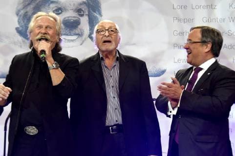 Henning Krautmacher Karl Dall and Armin Laschet at the presentation of the NRW State Prize at the Gürzenich Köln 27 11 2018 Foto:xJ.xKrickx xFuturexImage