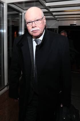 Innensenator Ulrich Mäurer (SPD,Bremen) - 209. Sitzung der Ständigen Konferenz der Innenminister und -senatoren vom 28. bis 30. November 2018 in Magdeburg Sachsen Anhalt - Fotografiert am 28.11.2018 *** Senator of the Interior Ulrich Mäurer SPD Bremen 209 Meeting of the Permanent Conference of Ministers of the Interior and Senators from 28 to 30 November 2018 in Magdeburg Saxony Anhalt Photographed on 28 11 2018