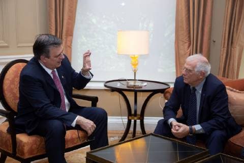 Spanish Foreign Minister Josep Borrell (R) and the future Mexican foreign minister Marcelo Ebrard (L) meet in Mexico City, Mexico, 30 November 2018, to address the relations between both countries and the situation in Venezuela and Central America. Spanish Foreign Minister Josep Borrell and Mexican future Foreign Minister Marcelo Ebrard meet in Mexico !ACHTUNG: NUR REDAKTIONELLE NUTZUNG!  Copyright: xFranciscoxGuascox AME3428 20181201-636792216768162042