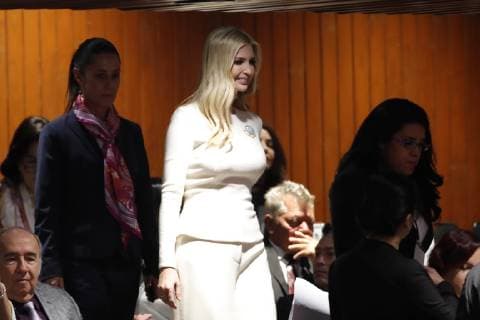 Mexiko Stadt, Amtseinführung Andres Manuel Lopez Obrador Ivanka Trump (C), daughter and advisor of US President Donald Trump, attends a session at the Mexican Congress for the investiture of Mexican President-elect Andres Manuel Lopez Obrador, in Mexico City, Mexico, 01 December 2018. Investiture of Mexican President-elect Andres Manuel Lopez Obrador in Mexico City !ACHTUNG: NUR REDAKTIONELLE NUTZUNG!  Copyright: xJosexMendezx AME3677 20181201-636792846282261564