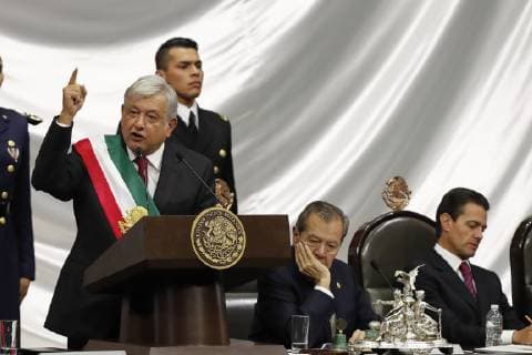 Mexiko Stadt, Amtseinführung Andres Manuel Lopez Obrador The new President of Mexico, Andres Manuel Lopez Obrador (C), delivers a speech during his investiture ceremony at the Mexican Congress, in Mexico City, Mexico, 01 December 2018. Investiture of Mexican President-elect Andres Manuel Lopez Obrador in Mexico City !ACHTUNG: NUR REDAKTIONELLE NUTZUNG!  Copyright: xJorgexNunezx AME3777 20181201-636792891313750731