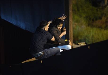 December 3, 2018 - Tijuana, Mexico - Central American Migrants from caravan breach the Tijuana-San Diego border at La Playa on December 3, 2018. Tijuana Mexico - ZUMAg208 20181203_zap_g208_007 Copyright: xCarolxGuzyx
