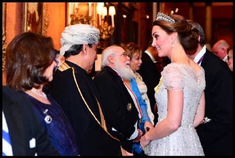 . 04 12 2018. London, United Kingdom. Diplomatic Reception. The Duchess of Cambridge talks to guests at an evening reception for members of the Diplomatic Corps at Buckingham Palace in London.  xi-Imagesx xPoolx IIM-18966-0012