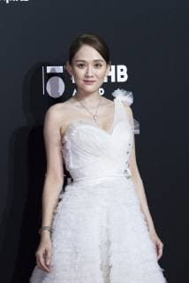 Taiwanese actress Joe Chen poses as she arrives for the 15th Esquire Men At His Best (MAHB) Award 2018 in Beijing, China, 4 December 2018. Joe Chen flashes gorgeous look in white princess dress at 2018 Esquire Men At His Best Award in Beijing  bjl363666