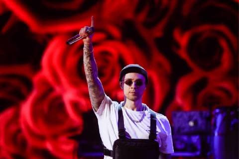 Entertainment Bilder des Tages MOSCOW, RUSSIA - DECEMBER 5, 2018: Singer Yegor Bulatkin (Egor Kreed) at the 2018 Dobrovolets Rossii (Volunteer of Russia) award ceremony at CSKA Arena on International Volunteer Day; the event is part of the 2018 International Volunteer Forum. Mikhail Metzel TASS  TS099E59