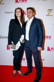 MOSCOW, RUSSIA - DECEMBER 5, 2018: Actor Kamil Larin (R) with wife Yekaterina ahead of a ceremony to present the Event of the Year 2018 prize held by the Cinema Reporter magazine at Illusion Cinema. Cinema Reporter is a new magazine that was established by the editorial staff of the Russian version of The Hollywood Reporter magazine. Artyom Geodakyan TASS  TS099F31