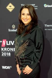 Bochum Germany 06 12 2018 1Live Crown 2018 Nina Moghaddam on the red carpet of the 1Live Crown DeFodi001