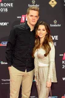 Bochum Germany 06 12 2018 1Live Crown 2018 Matthias Ginter and Christina Ginter on the red carpet of the 1Live Crown DeFodi001