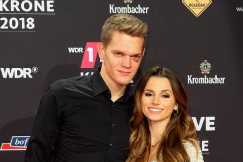 Bochum Germany 06 12 2018 1Live Crown 2018 Matthias Ginter and Christina Ginter on the red carpet of the 1Live Crown DeFodi001