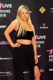 Bochum Germany 06 12 2018 1Live Crown 2018 Kelly Svirakova Kelly MissesVlog on the red carpet of the 1Live Crown DeFodi001