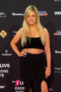 Bochum Germany 06 12 2018 1Live Crown 2018 Kelly Svirakova Kelly MissesVlog on the red carpet of the 1Live Crown DeFodi001