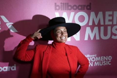 Alicia Keys arrives on the red carpet at the Billboard Women In Music 2018 on December 6, 2018 in New York City.  NYP20181206206 JOHNxANGELILLO