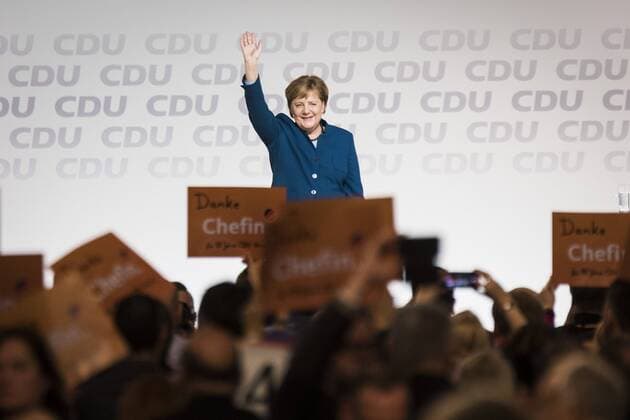 News Themen der Woche KW49 News Bilder des Tages Bundeskanzlerin Angela Merkel, CDU, aufgenommen nach ihrer letzten Rede als Bundesvorsitzender der CDU im Rahmen des 31. CDU-Bundesparteitages in Hamburg, 07.12.2018. Bundeskanzlerin Angela Merkel gibt an diesem Parteitag nach 18 Jahren den CDU-Parteivorsitz ab. Hamburg Deutschland *** German Chancellor Angela Merkel accepted CDU after her last speech as Federal Chairman of the CDU at the 31 CDU Federal Party Congress in Hamburg 07 12 2018 German Chancellor Angela Merkel gives the CDU party chairmanship at this party congress after 18 years from Hamburg Germany Copyright: xFlorianxGaertner photothek.netx