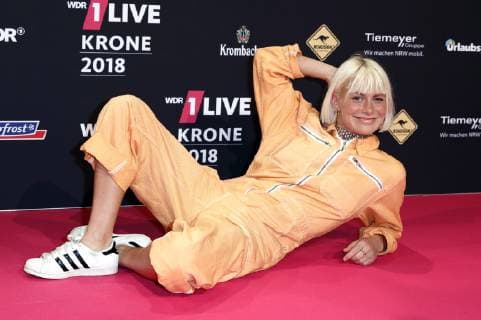 Alli Neumann at the 19th award of the 1Live Crown 2018 in the Jahrhunderthalle Bochum 06 12 2018 Foto:xC.xHardtx xFuturexImage