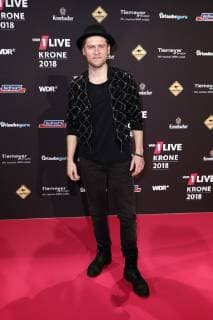 Johannes Oerding at the 19th presentation of the 1Live Crown 2018 in the Jahrhunderthalle Bochum 06 12 2018 Foto:xC.xHardtx xFuturexImage