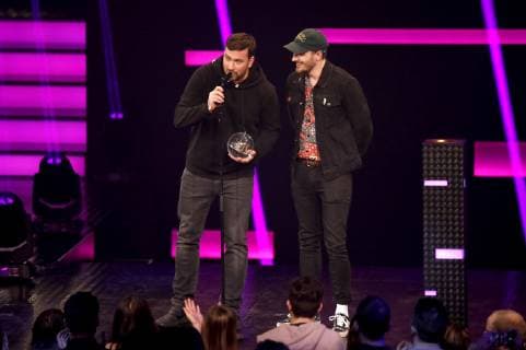 Marteria and Casper at the 19th award of the 1Live Crown 2018 in the Jahrhunderthalle Bochum 06 12 2018 Foto:xC.xHardtx xFuturexImage