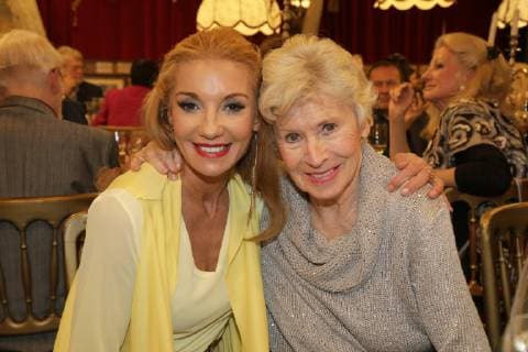10 12 2018 Marchfelderhof Deutsch Wagram Award of the EISERNEN RAMPENSAU 2018 in the picture Leila Strahl Waltraut Haas Award of the EISERNEN RAMPENSAU 2018