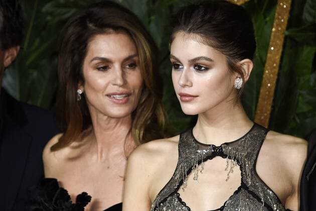 Cindy Crawford with daughter Kaia Gerber at the presentation of the Fashion Awards 2018 in the Royal Albert Hall London 10 12 2018 Cindy Crawford Kaia Gerber  Foto:xS.xVasx xFuturexImage