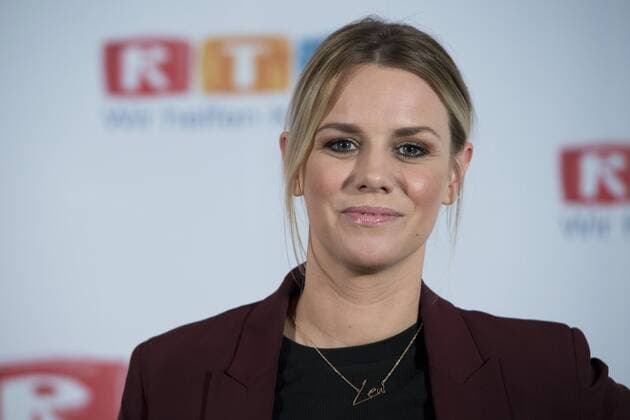 Sandra KUHN Moderator Portrait Portrait Portrait of a cut single picture Single motif 23 RTL Spendenmarathon We help children Television 23 24 11 2017