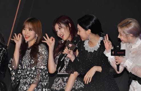 Members of South Korean girl group TWICE attend the redcarpet ceremony for 2018 MAMA(Mnet Asian Music Awards) Fan s Choice in Japan in Saitama, Japan on Dcember 12, 2018.  TKP2018121207 KEIZOxMORI