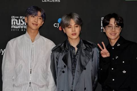 South Korean K-Pop group BTS pose for camera during the redcarpet ceremony for 2018 MAMA(Mnet Asian Music Awards) Fan s Choice in Japan in Saitama, Japan on Dcember 12, 2018.  TKP2018121211 KEIZOxMORI