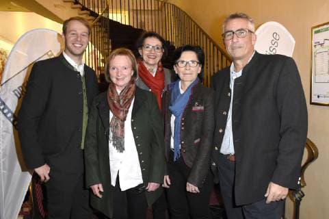 Philipp Däuber Karin Margner Brigitte Schlögl Maria Stangassinger and Peter Nagel at the award ceremony Filming location of the year 2018 in the Gloria Palast Munich 13 12 2018 Foto:xP.xSchönbergerx xFuturexImage