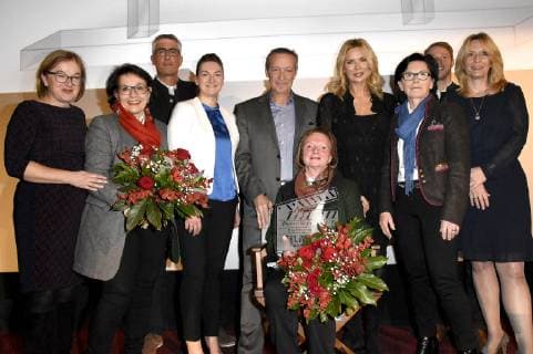 Dorothee Erpenstein Brigitte Schlögl Peter Nagel Judith Gerlach Michael Roll Karin Mergner Veronica Ferres Maria Stangassinger Philipp Däuber and Barbara Radomski at the award ceremony Filming Location of the Year 2018 in the Gloria Palast Munich 13 12 2018 Foto:xP.xSchönbergerx xFuturexImage