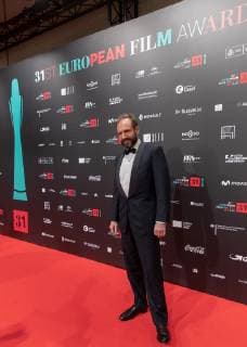 British actor Ralph Fiennes poses for the photographers on the red carpet of European Film Festival at Teatro de la Maestranza in Sevilla, Andalusia, Spain, 15 December 2018. European Film Festival in Sevilla !ACHTUNG: NUR REDAKTIONELLE NUTZUNG!  Copyright: xJulioxMunozx GRAF7770 20181215-636805025586549181