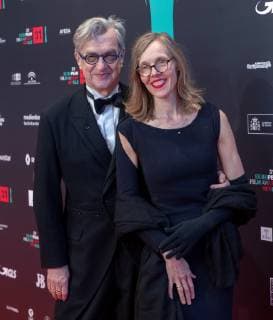 Entertainment Bilder der Woche KW50 Entertainment Bilder des Tages German filmmaker and President of the European Film Academy, Wim Wenders (L), poses for the photographers on the red carpet of European Film Festival at Teatro de la Maestranza in Sevilla, Andalusia, Spain, 15 December 2018. European Film Festival in Sevilla !ACHTUNG: NUR REDAKTIONELLE NUTZUNG!  Copyright: xJulioxMunozx GRAF7863 20181215-636805089327306106