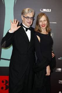 Wim Wenders with wife Donata at the award ceremony of the 31 European Film Prize 2018 in the Teatro de la Maestranza Sevilla 15 12 2018 Foto:xS.xGabschx xFuturexImage