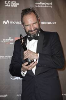 Ralph Fiennes winner best European performance in world cinema at the 31th European Film Awards 2018 at the Teatro de la Maestranza Sevilla 15 12 2018 Foto:xS.xGabschx xFuturexImage