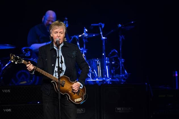 December 16, 2018 - London, England, United Kingdom - British iconic musician Paul McCartney performs live on stage at The O2 arena during his Freshen Up tour, in London, UK on December 16, 2018. London United Kingdom  - ZUMAn230 20181216_zaa_n230_311 Copyright: xAlbertoxPezzalix