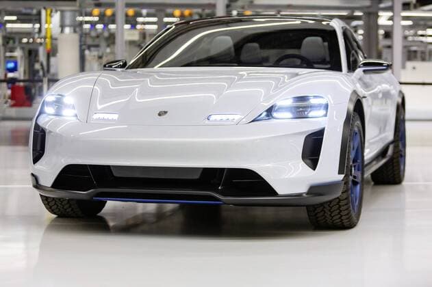 DEU Deutschland Stuttgart 29 11 2018 Mission e concept study by Porsche The concept car is similar to the over 600 hp electric Porsche Taycan that will be launched in 2019