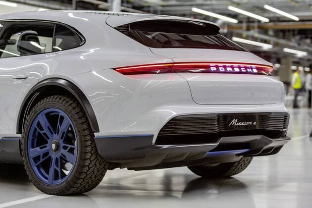 DEU Deutschland Stuttgart 29 11 2018 Mission e concept study by Porsche The concept car is similar to the over 600 hp electric Porsche Taycan that will be launched in 2019
