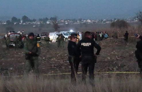 December 25, 2018 - EUM20181225POL12.JPG.PUEBLA, Pue., DeathMuerte-Gobernadora.- Aspectos de las labores de investigacion la madrugada del 25 de diciembre del 2018, realizadas en el lugar en que un helicoptero marca Augusta modelo A-109 se desplomo y en el que fallecieron la gobernadora de Puebla, Martha Erika Alonso y el senador, Rafael Moreno Valle. Foto: Agencia EL UNIVERSALMAR.  - ZUMAu78_ 20181225_zaf_u78_019 Copyright: xElxUniversalx