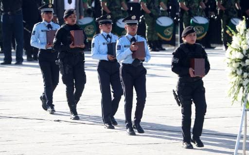December 25 2018 EUM20181225POL20 JPG PUEBLA Pue DeathDeath Governor December 25, 2018 The afternoon of this Tuesday relatives and friends of the governor of Puebla Martha Erika Alonso and Senator Rafael Moreno Valle met at the Plaza Victoria to perform a guard of honor after they died in an air accident on Monday Photo Agency EL UNIVERSALAriel OjedaRCC  - ZUMAu78_ 20181225_zaf_u78_049 Copyright: xElxUniversalx