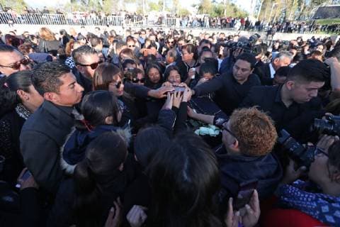 December 25 2018 EUM20181225POL21 JPG PUEBLA Pue DeathDeath Governor December 25, 2018 The afternoon of this Tuesday relatives and friends of the governor of Puebla Martha Erika Alonso and Senator Rafael Moreno Valle met at the Plaza Victoria to perform a guard of honor after they died in an air accident on Monday Photo Agency EL UNIVERSALAriel OjedaRCC  - ZUMAu78_ 20181225_zaf_u78_050 Copyright: xElxUniversalx