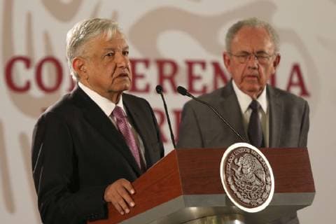 December 28, 2018 - EUM20181228NAC04.JPG.CIUDAD DE MEXICO, Presidency Presidencia-AMLO.- 28 de diciembre del 2018. El presidente Andres Manuel Lopez Obrador y el secretario de Comunicaciones y Transportes, Javier Jimenez Espriu, hablan en conferencia en Palacio Nacional de la investigacion en torno a la caida del helicoptero en donde murio la gobernadora de Puebla, Martha Erika Alonso y el senador Rafael Moreno Valle. Foto: Agencia EL UNIVERSAL Carlos Mejia MAR.  - ZUMAu78_ 20181228_zaf_u78_003 Copyright: xCarlosxMejia ElxUniversalx